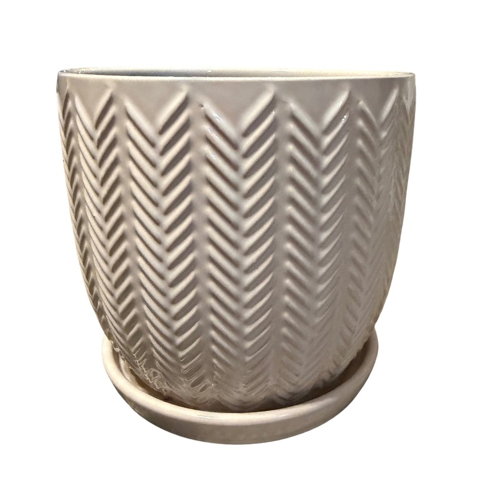 Isola Galleria Textured Ceramic Flower Pot Saucer White Herringbone Design‎
